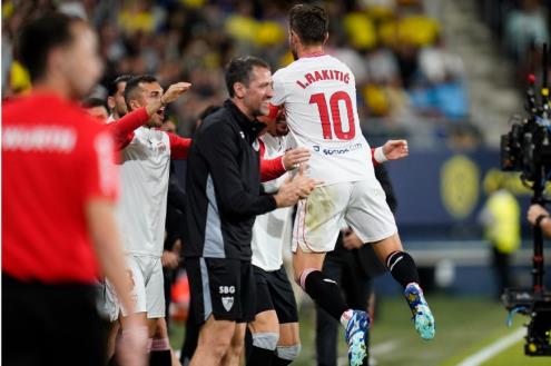 إشبيلية يتغلب على إسبانيول بهدفين في الدوري الإسباني